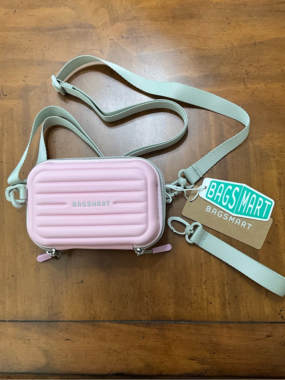NWT ~ Bagsmart Hard Shell Case